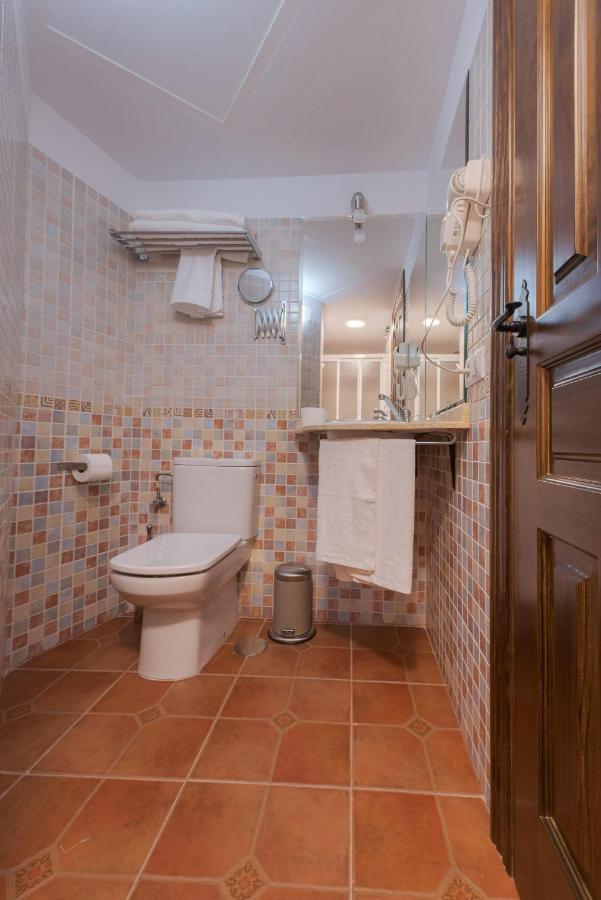 Hostal El Griel No Disponemos De Recepcion Fisica Hervás Buitenkant foto