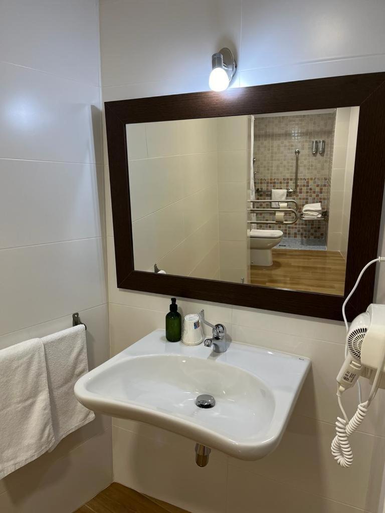 Hostal El Griel No Disponemos De Recepcion Fisica Hervás Buitenkant foto